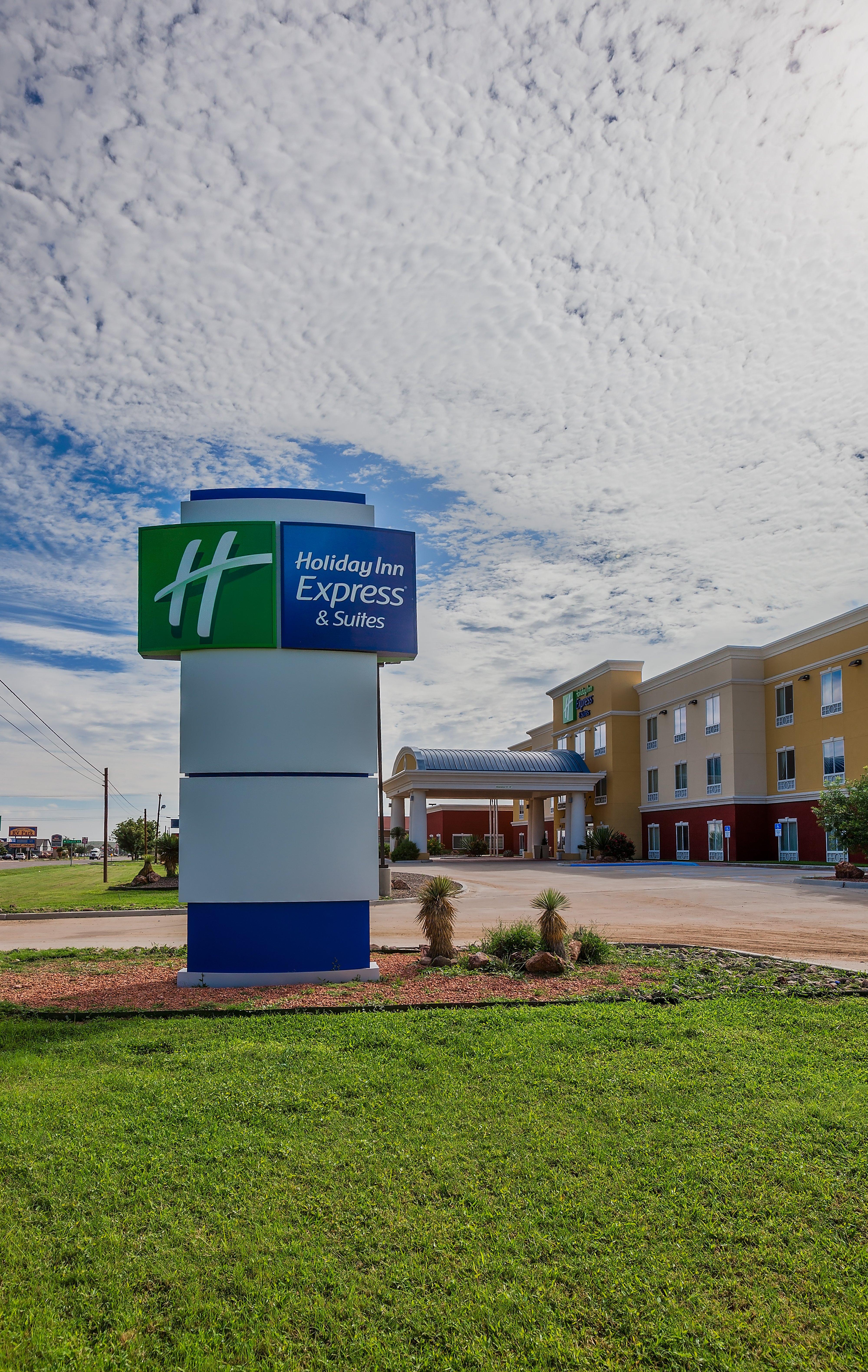 Holiday Inn Express And Suites Alpine By Ihg Luaran gambar